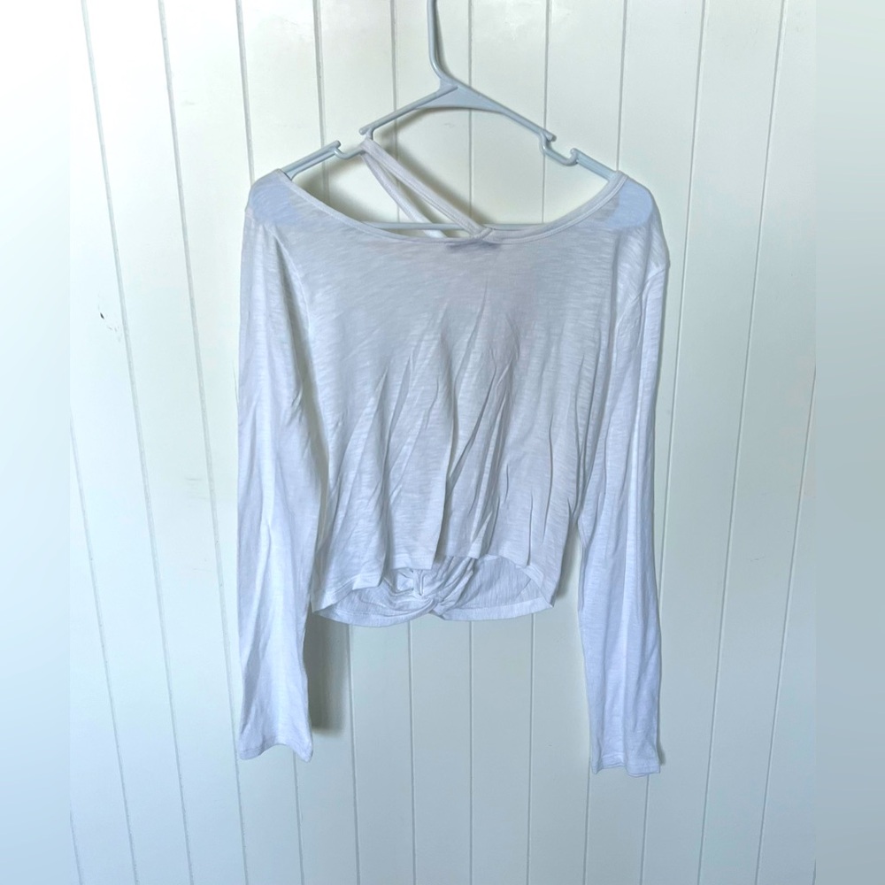 Express Crop Longsleeve w/ cutout Size L